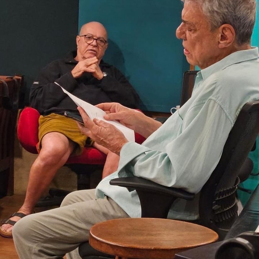 Chico Buarque participa de samba do segundo álbum de Cézar Mendes, mas quem é mesmo Cézar Mendes??!...
