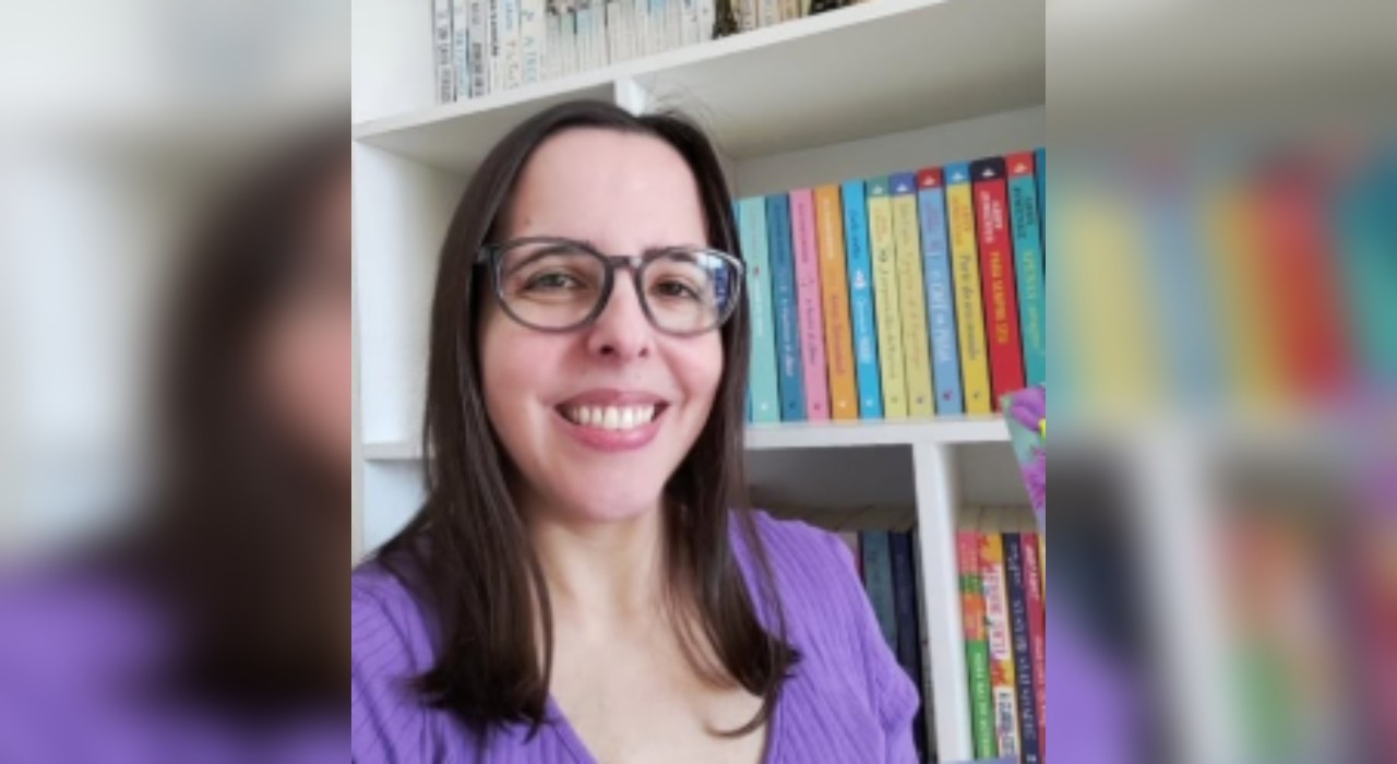 Mulher morta a facadas enquanto almoçava em galeria de lojas era atendente de viagens e produzia conteúdo sobre literatura na web