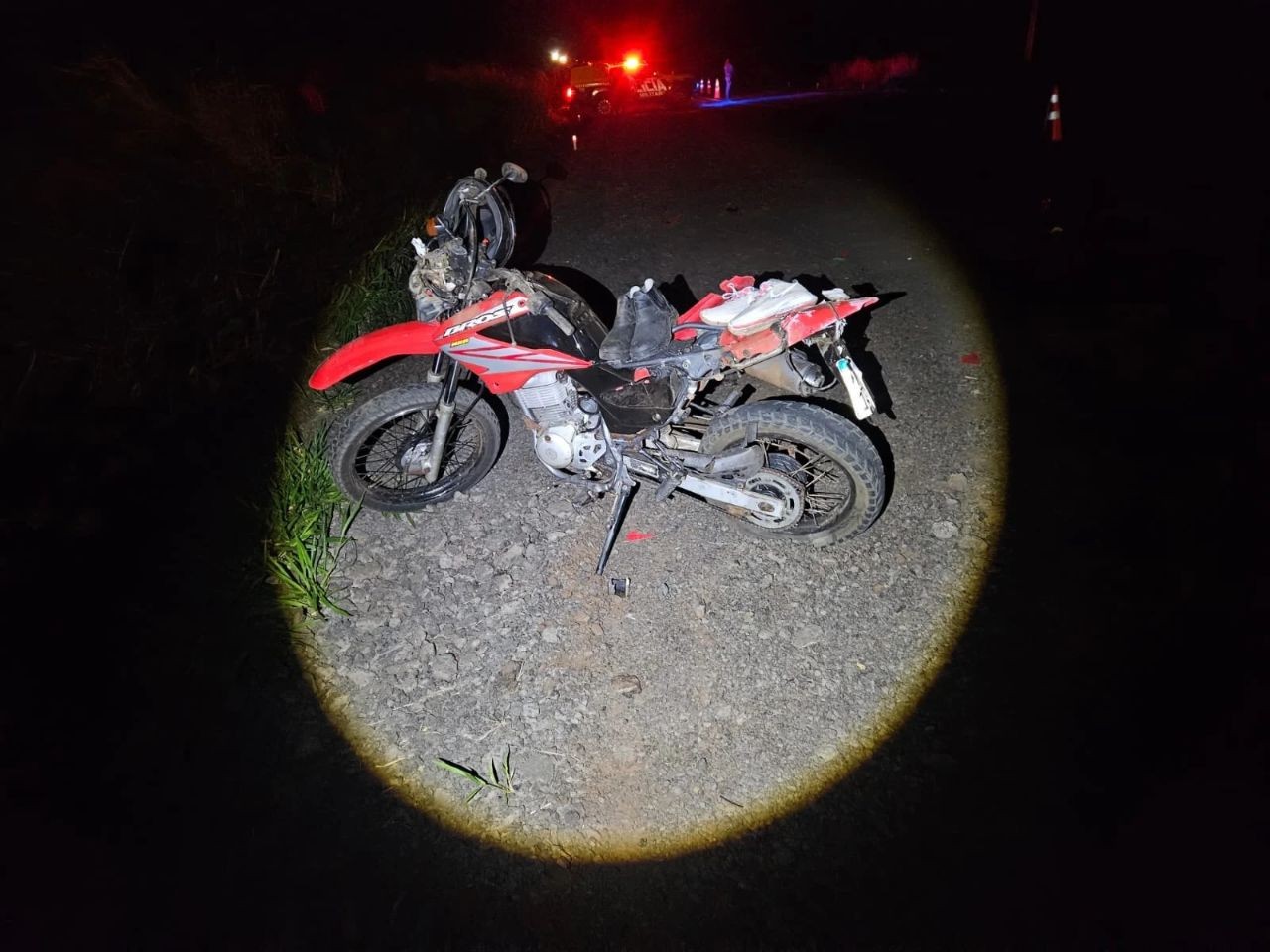 Mulher morre e homem fica ferido após colisão entre moto e caminhão | G1