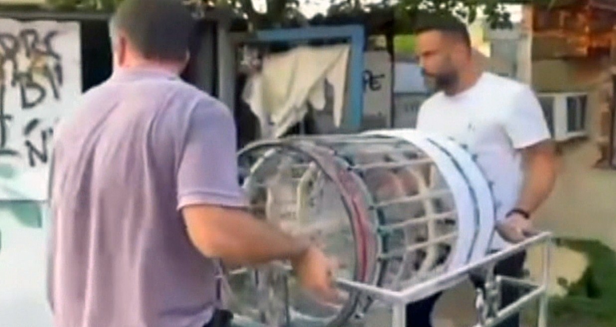 Polícia Civil fecha fábrica clandestina de linha chilena no Rio e prende vendedor na Baixada Fluminense