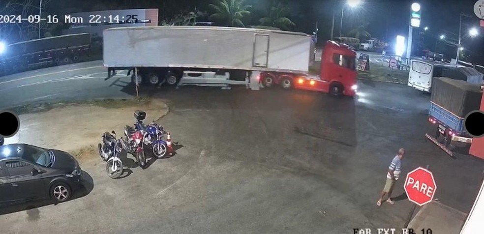 Caminhão de carne usado para transportar drogas do Mato Grosso para o Espírito Santo — Foto: Reprodução/PRF