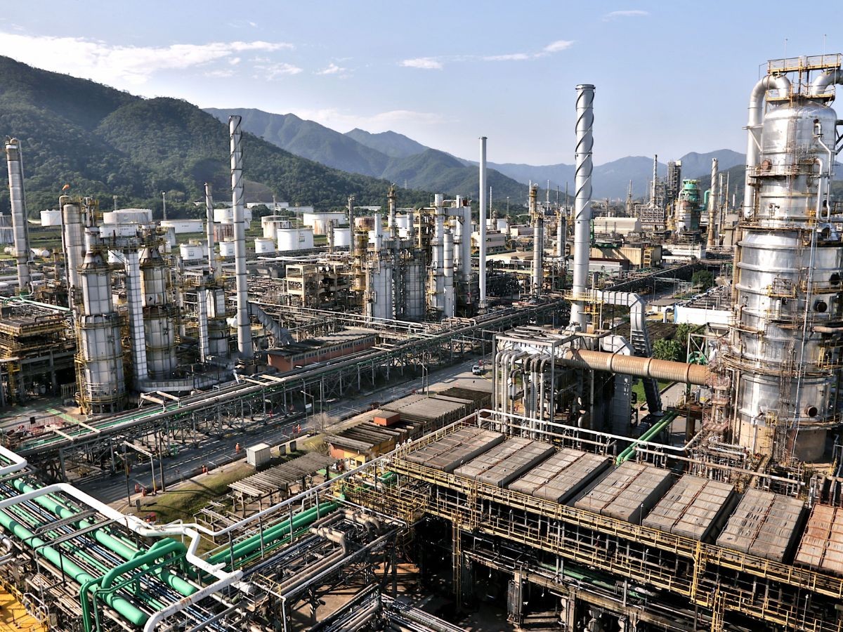 Petrobras aprova US$ 1,2 bi  para produzir combustível para aviação e diesel renovável em SP