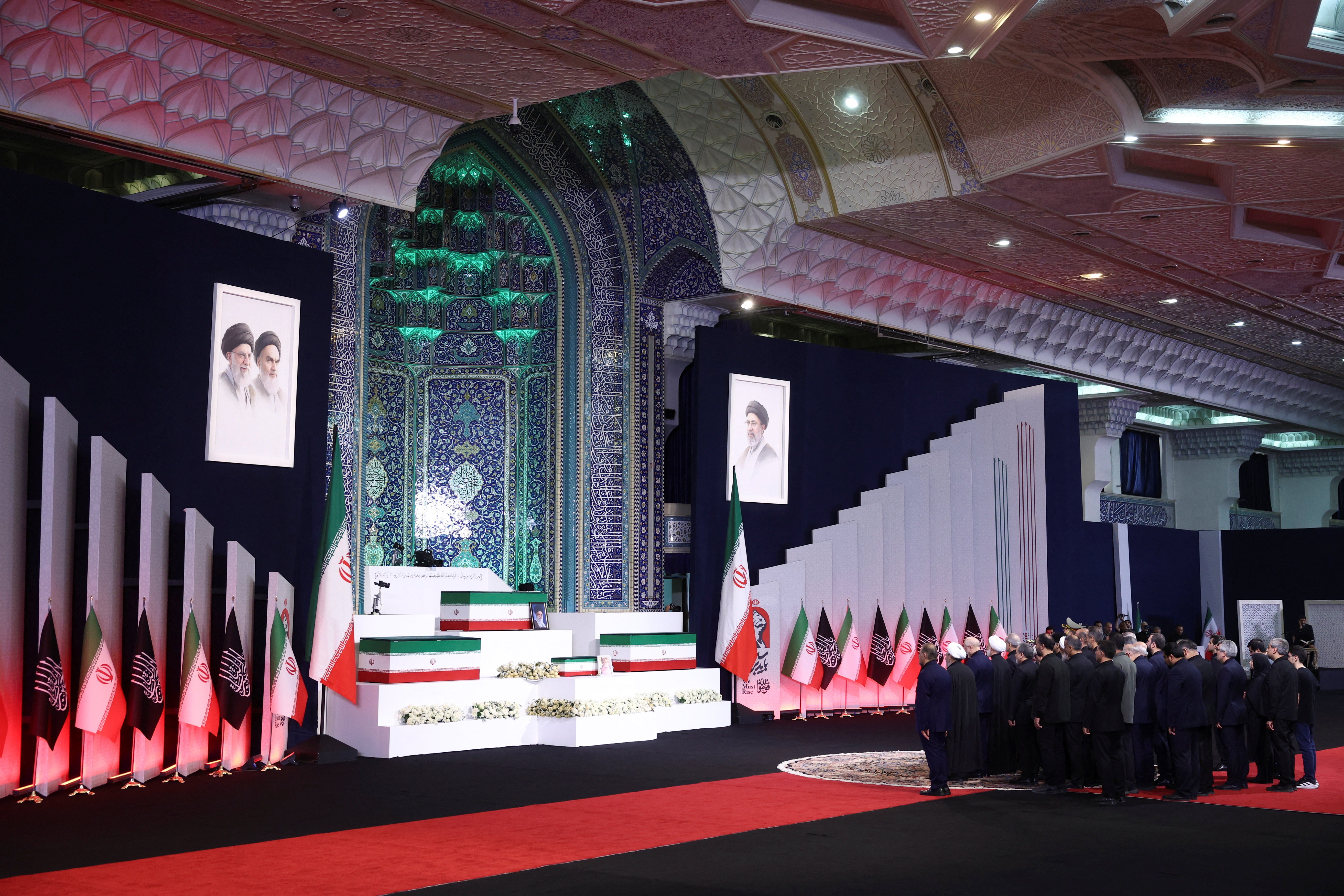 Começa funeral de Ali Khamenei no Irã