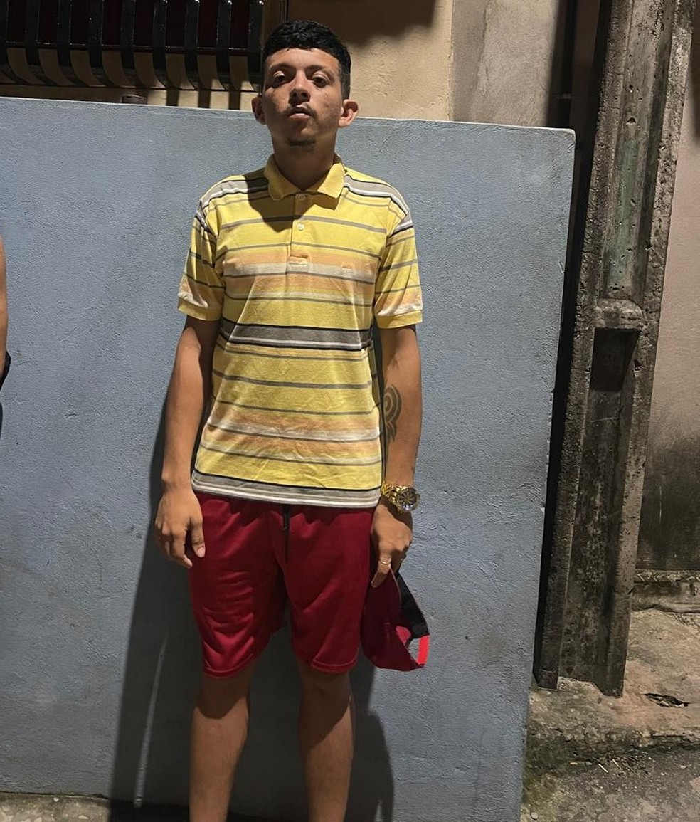 Carlos Bruno Xavier Silva, de 25 anos, já foi preso seis vezes por diversos crimes, entre eles, homicídio. — Foto: Divulgação/Redes sociais