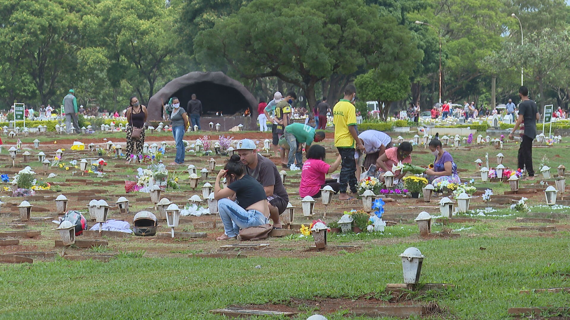 Dia de Finados: confira horários de visitação aos cemitérios e missas no DF