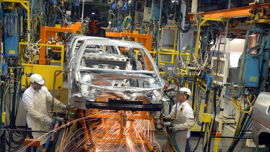 Com 'invasão' de chineses, vendas de importados crescem seis vezes mais que nacionais, diz Anfavea - A participação de veículos importados no mercado brasileiro se aproxima de 20%, impulsionada principalmente pela entrada de novos modelos e marcas chinesas no país.
