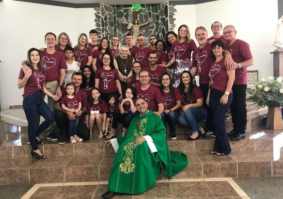 Irmã Deonilde junto aos seus filhos e netos — Foto: Reprodução 