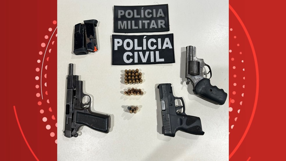 Três armas de fogo (duas pistolas e um revólver) apreendidas pela Polícia Militar e Civil — Foto: Reprodução/Polícia Civil de Rondônia