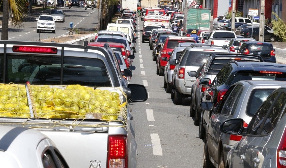 Foto mostra carros em Gois  Foto: Denis Marlon/Governo de Gois 