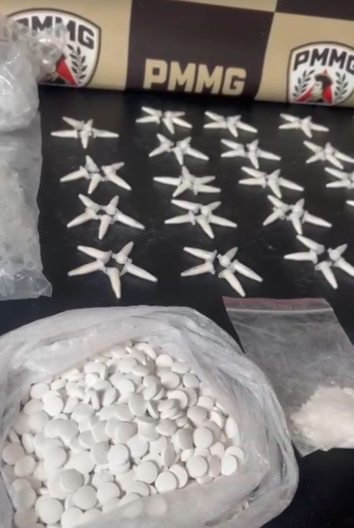 Adolescente é apreendido suspeito de armazenar mais 400 pinos de cocaína em Divinópolis