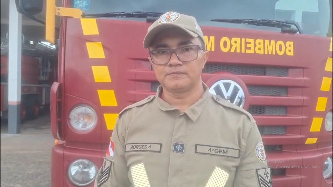 Guarda-vidas resgatam jovem de afogamento em Alter do Chão