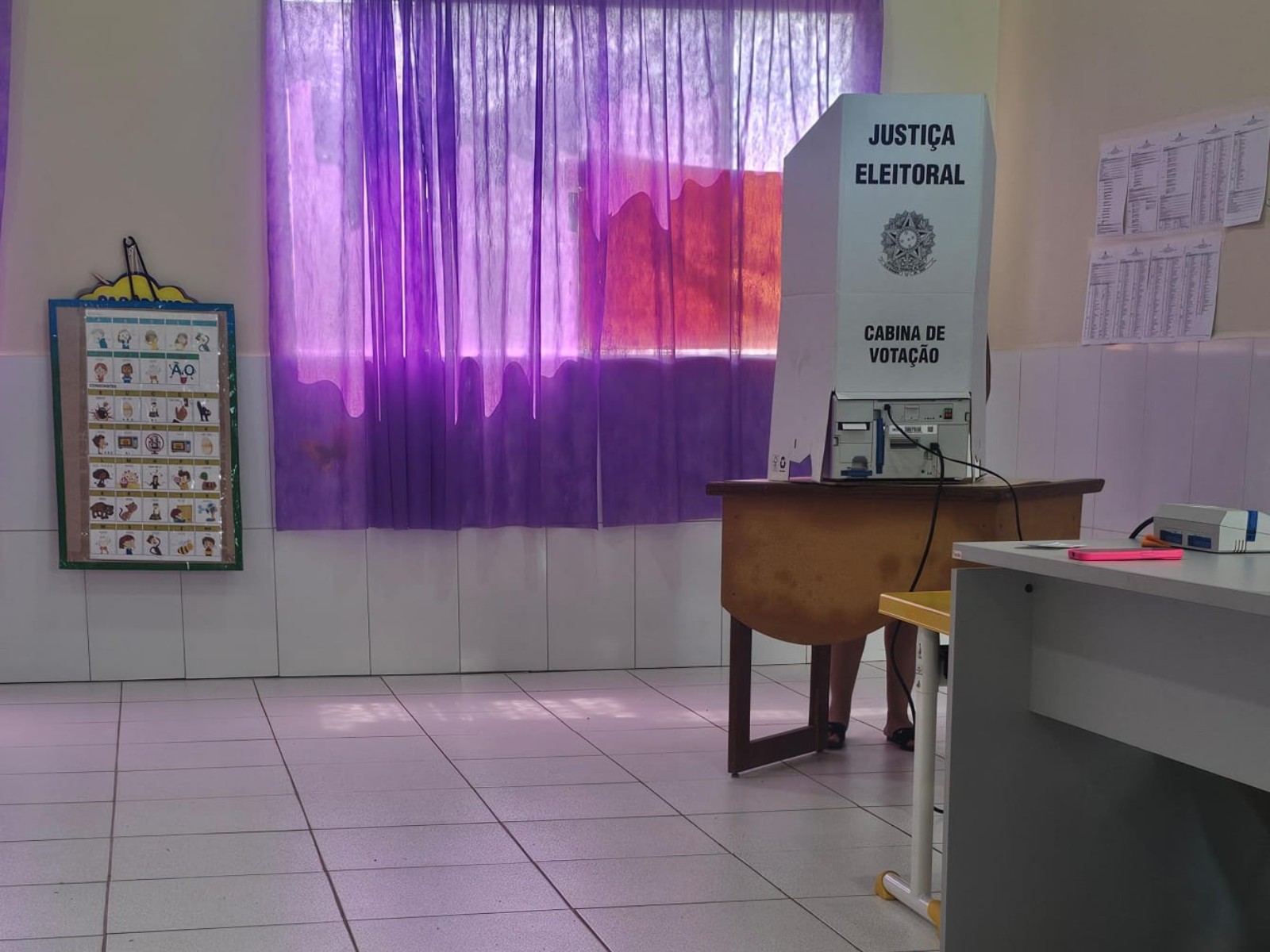 TRE registra substituição de sete urnas eletrônicas no Acre durante eleição 