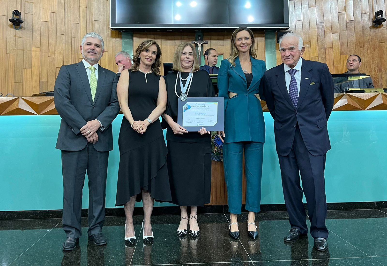 Grupo Integração é homenageado na Câmara com Comenda Alexandrino Garcia ...