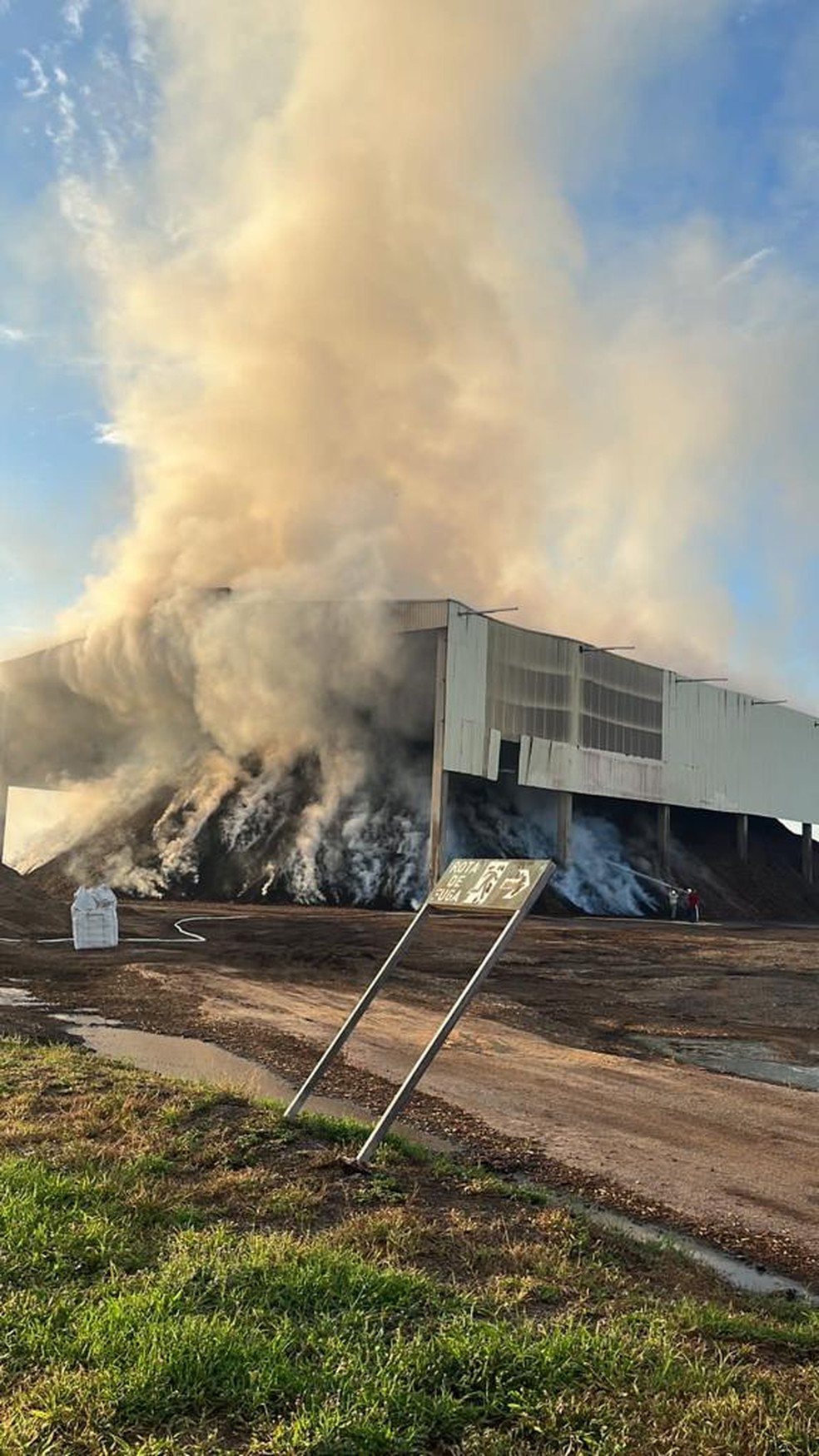 De acordo com o Corpo de Bombeiros, não houve feridos — Foto: Corpo de Bombeiros