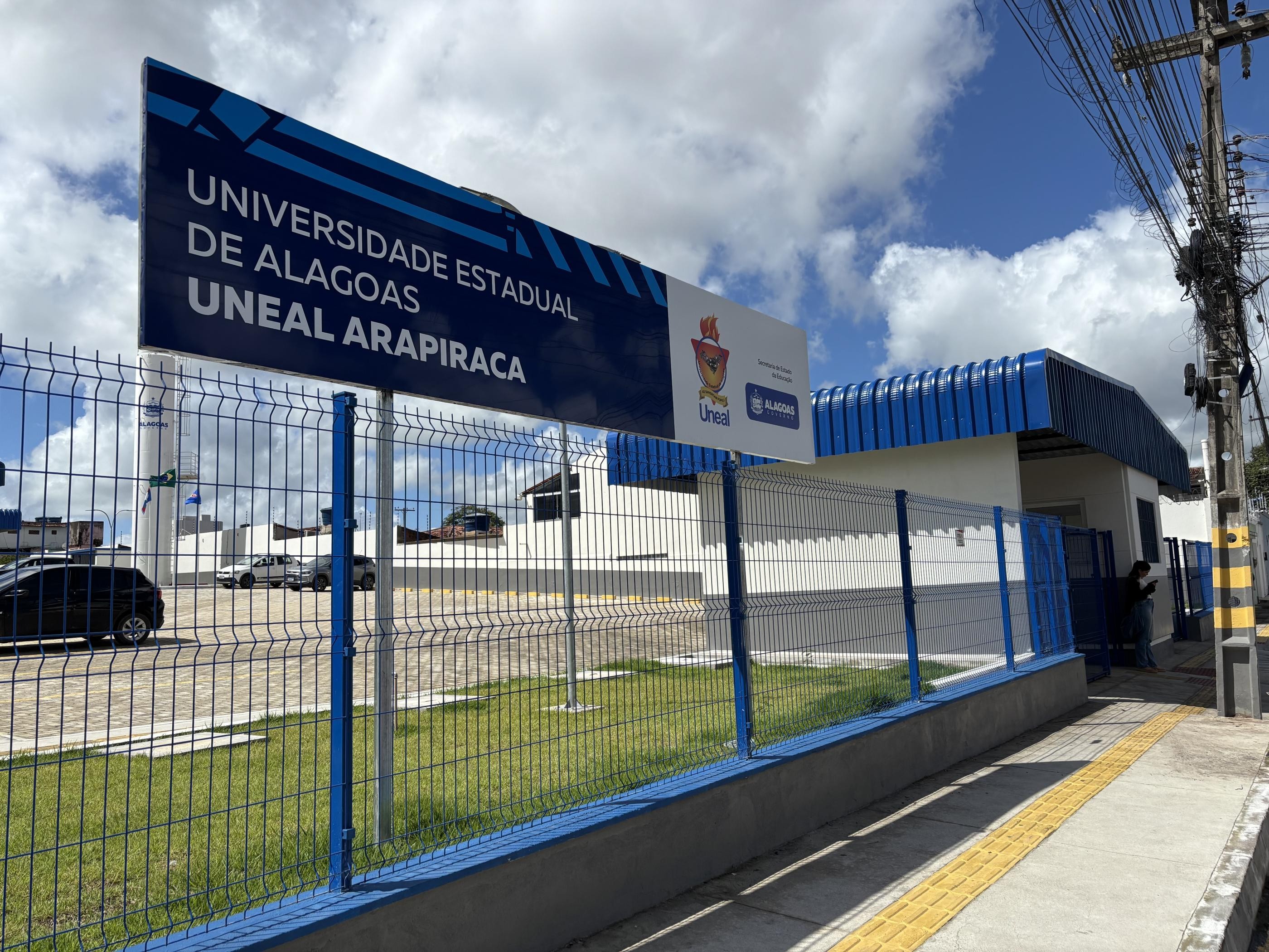 Uneal divulga resultado final do concurso para professor efetivo 