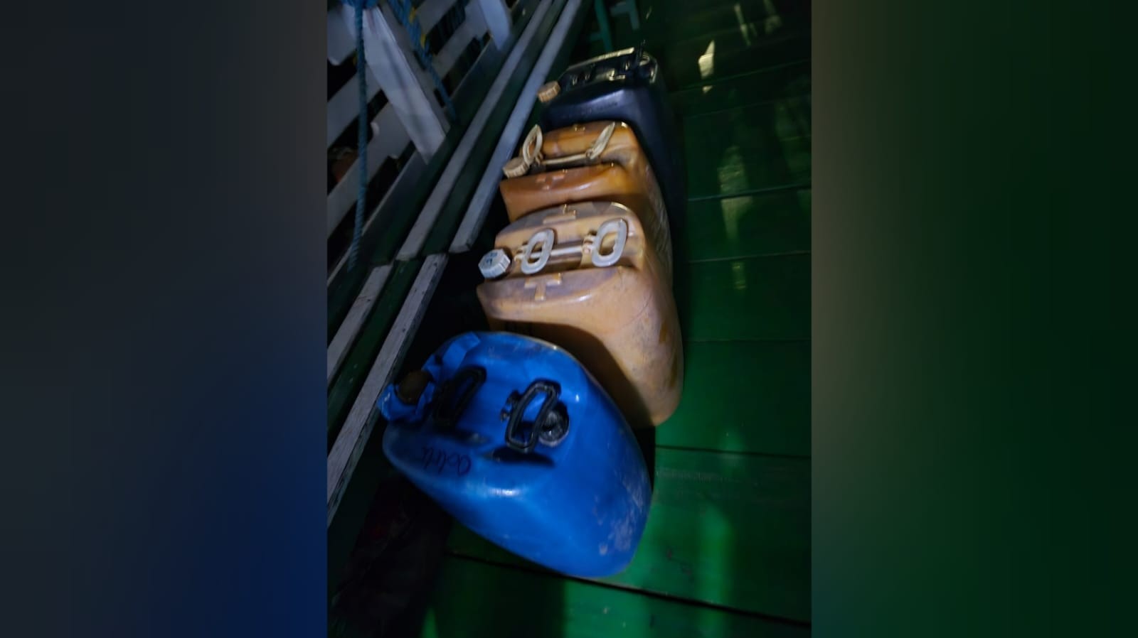 Suspeito de furto de combustível, funcionário de empresa de navegação é conduzido à DP