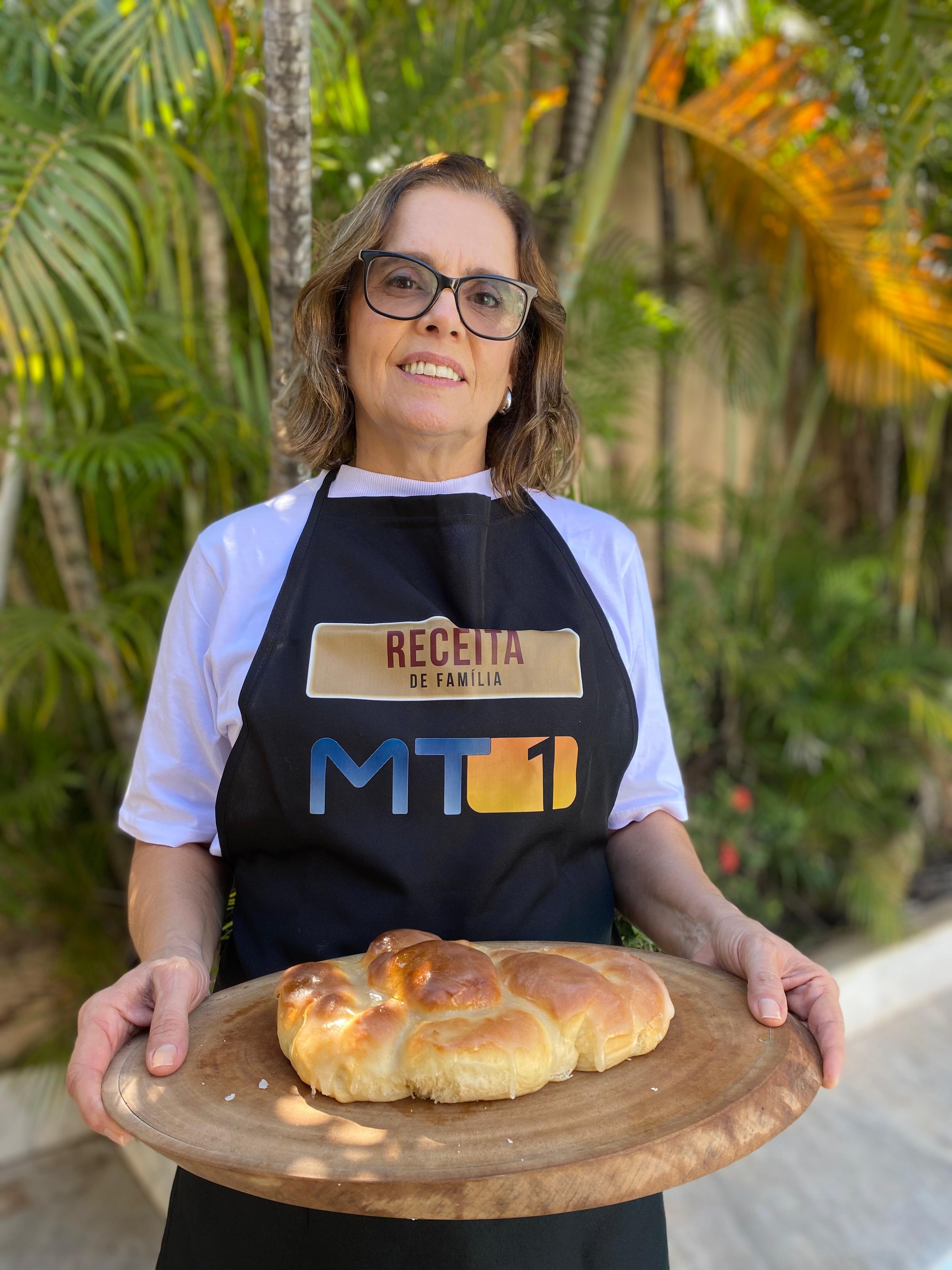 Receita de Família: mineira moradora de Cuiabá ensina o preparo de Rosca Rainha