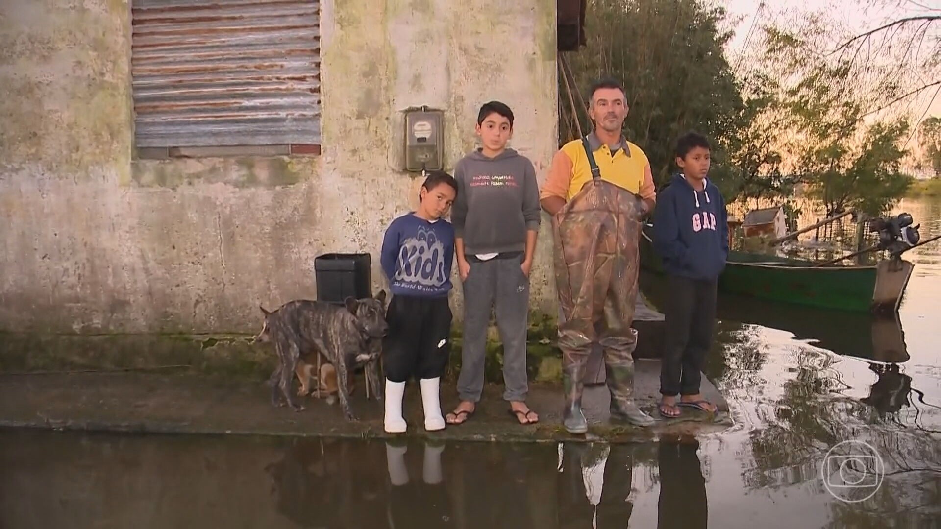 Comunidade pesqueira no sul gaúcho vive há semanas com águas nas paredes