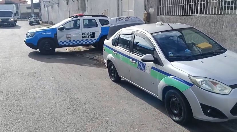 Taxista é assaltado por passageiro durante corrida em Campos