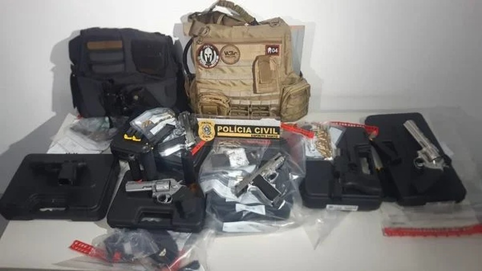 Itens apreendidos na Operação Crypta, em julho de 2023, no Espírito Santo — Foto: Reprodução/Polícia Civil