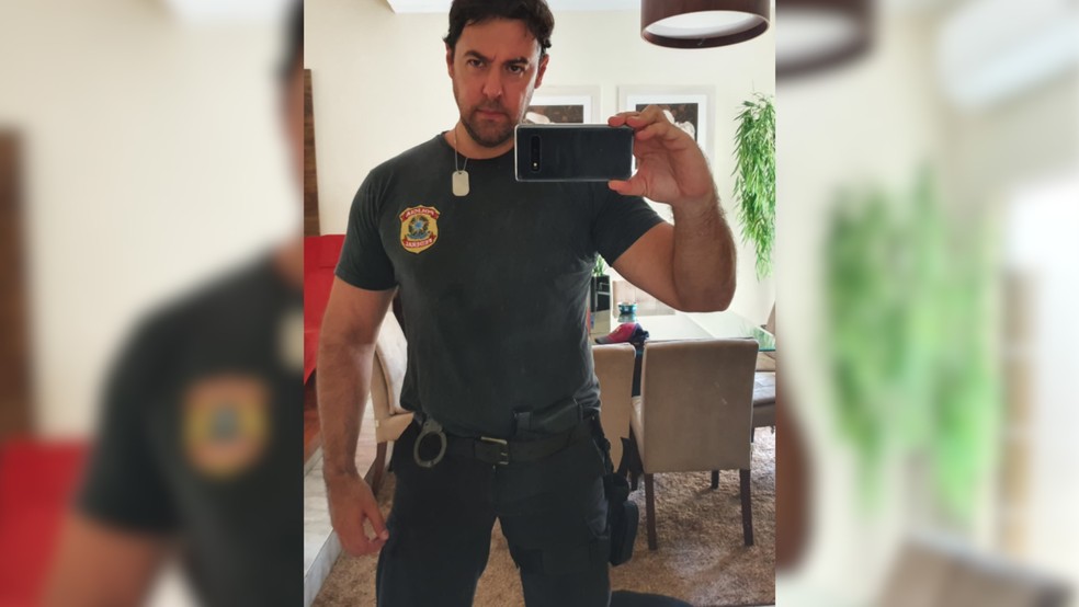 4 de 5
J&uacute;nior F&eacute;fin &eacute; agente da Pol&iacute;cia Federal e vereador que aparece em v&iacute;deo imobilizando companheira com viol&ecirc;ncia em Mar&iacute;lia &mdash; Foto: Reprodu&ccedil;&atilde;o