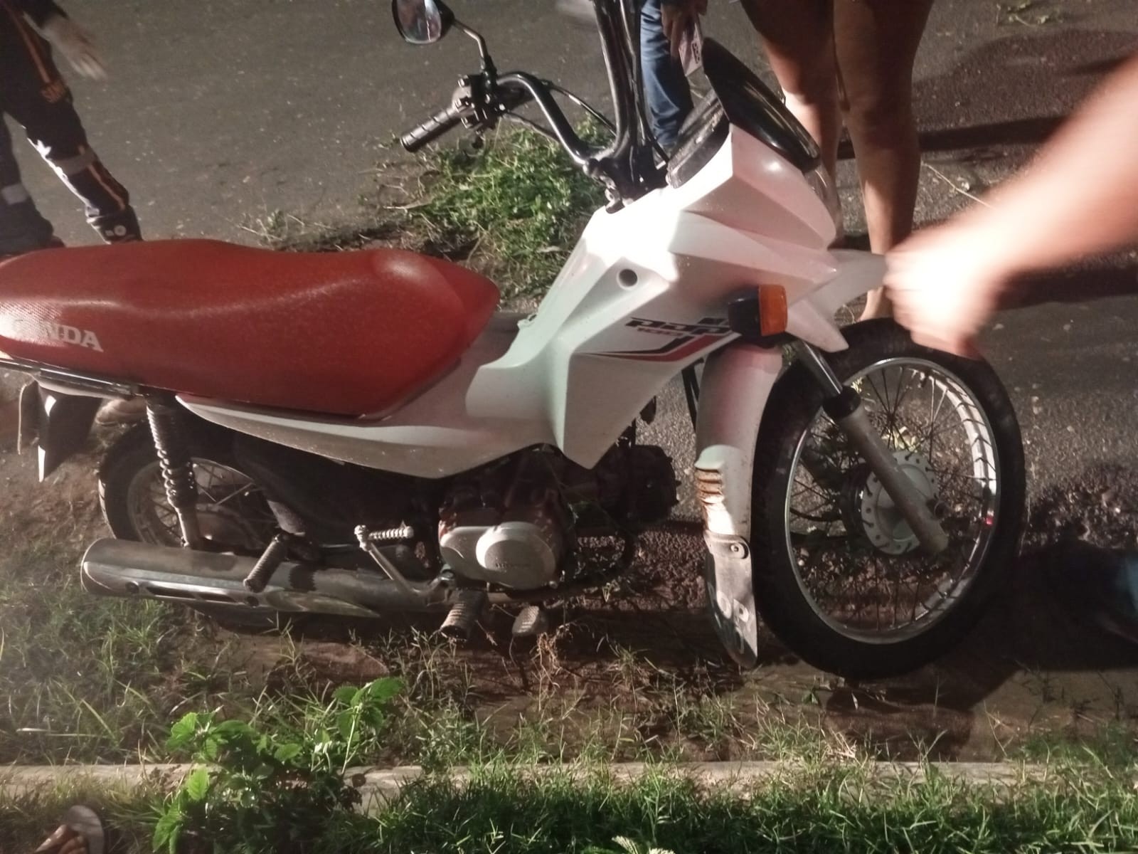 Homem morre após perder controle de moto e colidir com poste de iluminação, na Zona Norte de Teresina