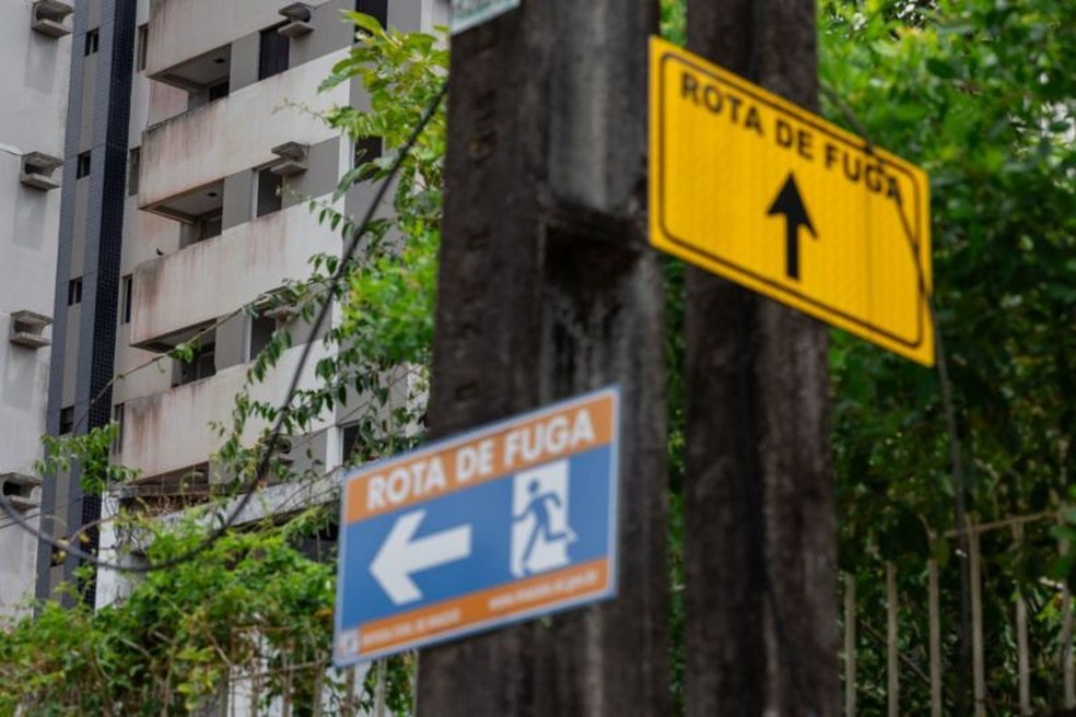 Sinalização de 'rotas de fuga' em Maceió — Foto: MAIRA ERLICH/BLOOMBERG VIA GETTY IMAGES/BBC