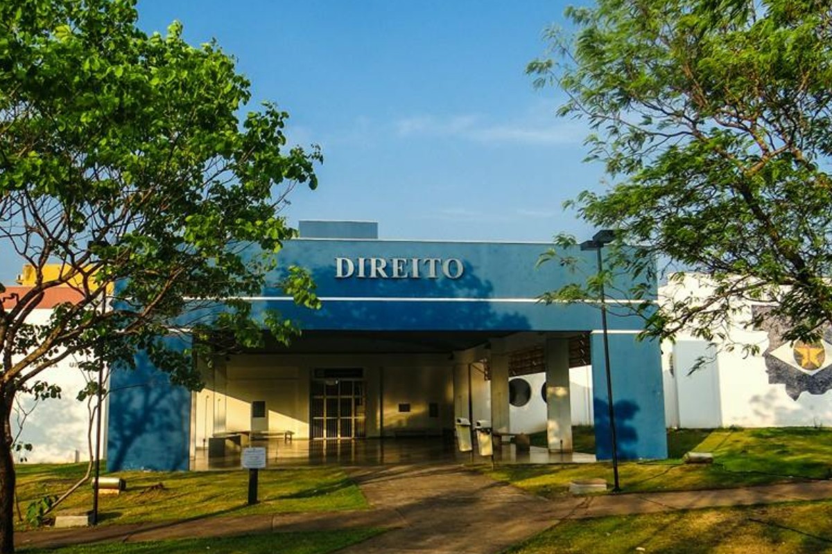 UFMT investiga alunos do curso de direito por criar lista que classificava colegas como 'estupráveis'