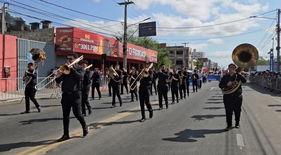 Desfile cívico em Mossoró — Foto: Antônio Dias / Inter TV Costa Branca