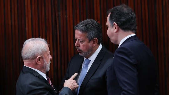 Lula deve priorizar conversas com Lira e Pacheco, diz líder do governo no Congresso