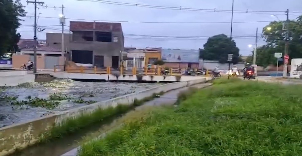 Forte chuva de 113 milímetros é registrada em Cajazeiras — Foto: TV Paraíba