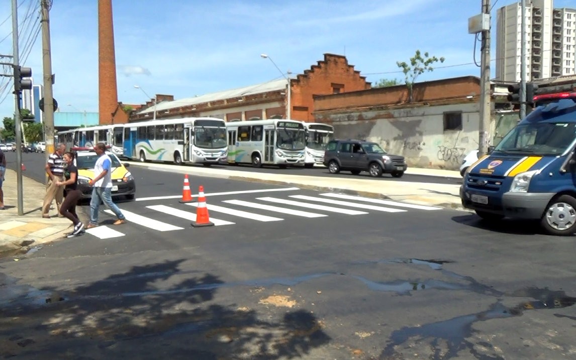 Motociclista morre após bater contra carro em cruzamento da região central de Piracicaba  