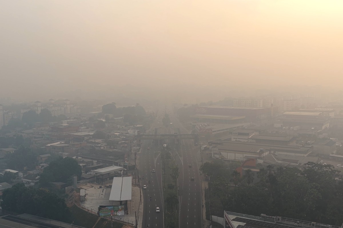 Governo federal anuncia envio de cinco novas aeronaves para combate a incêndios no Amazonas