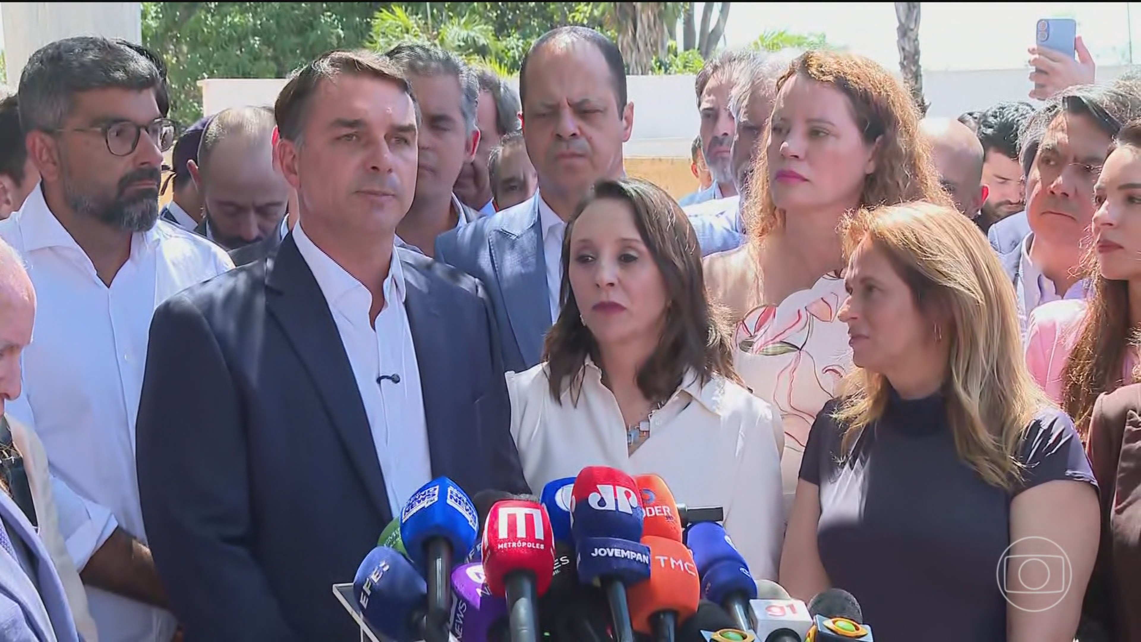 Flávio Bolsonaro, candidato do PL à Presidência, diz que aposentadorias ficarão fora do corte de gastos | G1