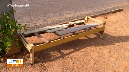 Usuários enfrentam falta de estrutura e cobertura em pontos de ônibus