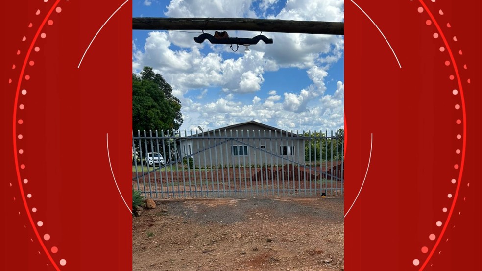 Casal foi encontrado morto dentro de casa — Foto: Rádio Rota do Sol FM