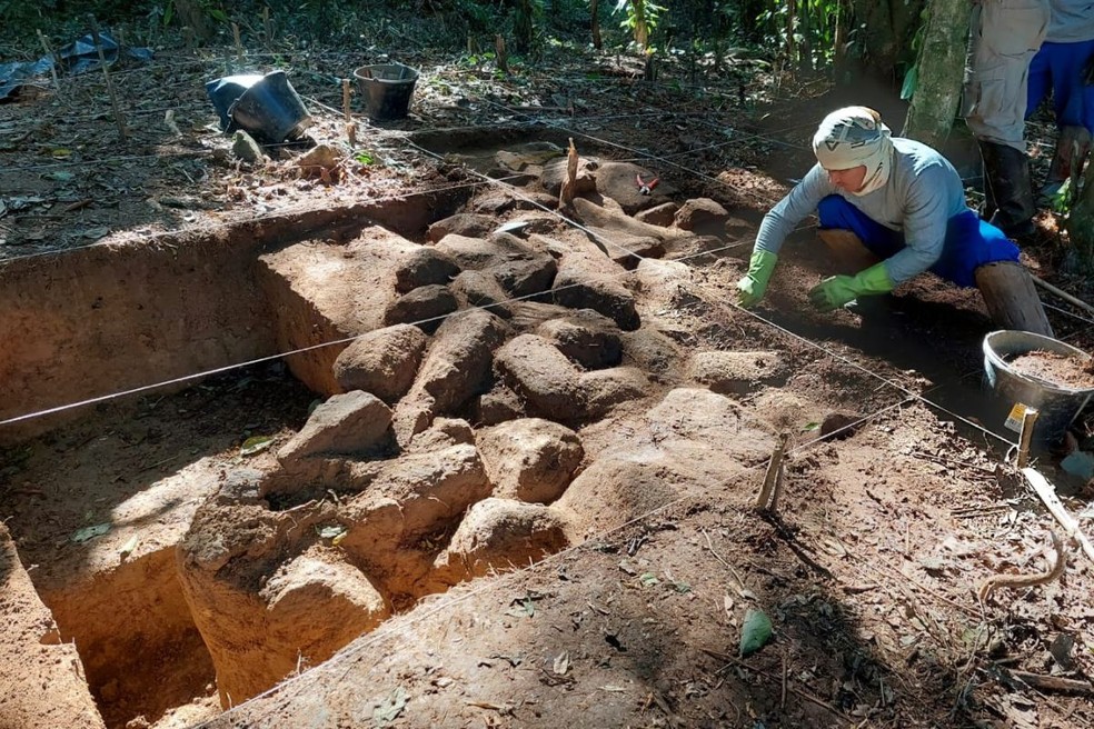 Arqueólogos encontraram estrutura de casa de portugueses em área de mata em Cubatão (SP) — Foto: Divulgação/Preservar Arqueologia e Meio Ambiente