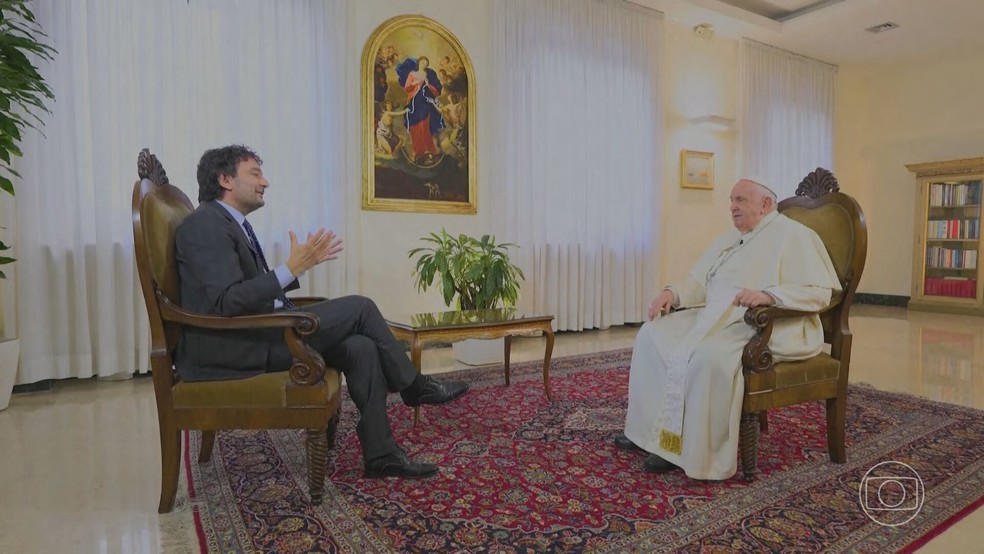 Papa Francisco afirma que a Ucrânia deveria ter a coragem de negociar e  encerrar a guerra com a Rússia | Jornal Nacional | G1