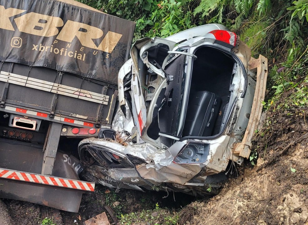 Acidente aconteceu na Serra da Esperança, em Guarapuava — Foto: Samilli Penteado/RPC