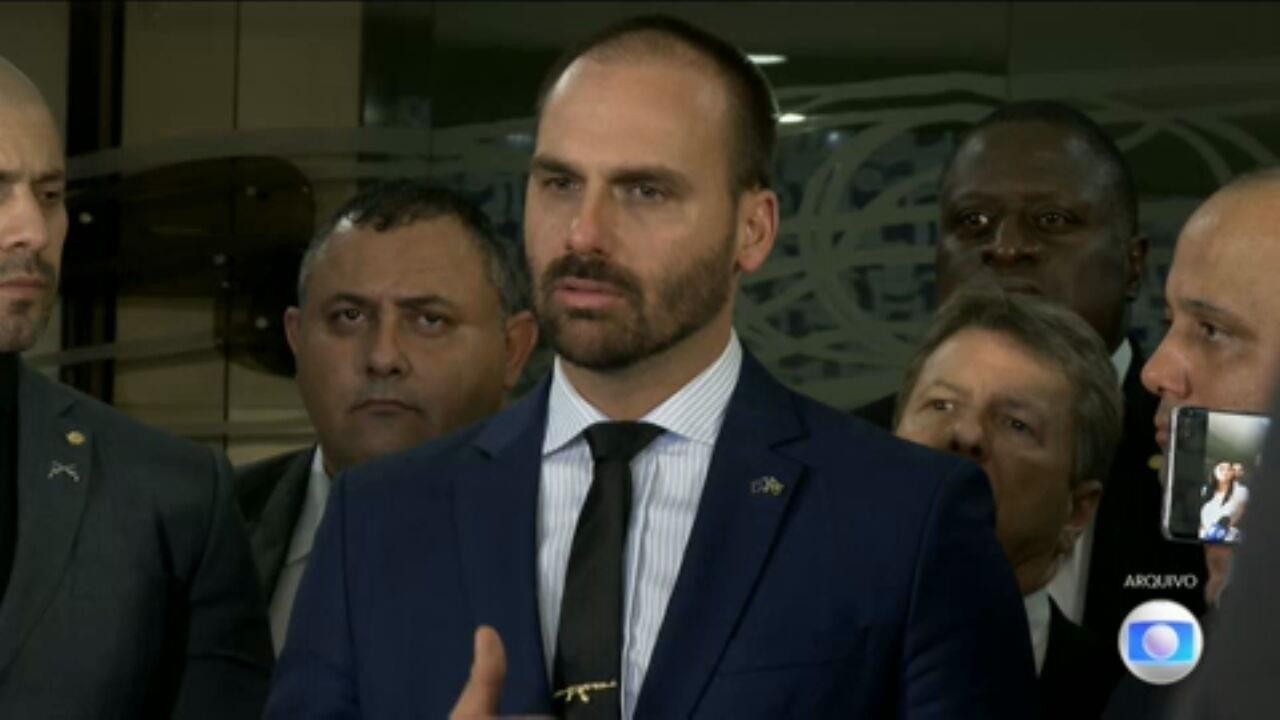 As frases de Eduardo Bolsonaro que levaram PGR a pedir investigação contra deputado e o que ele alega