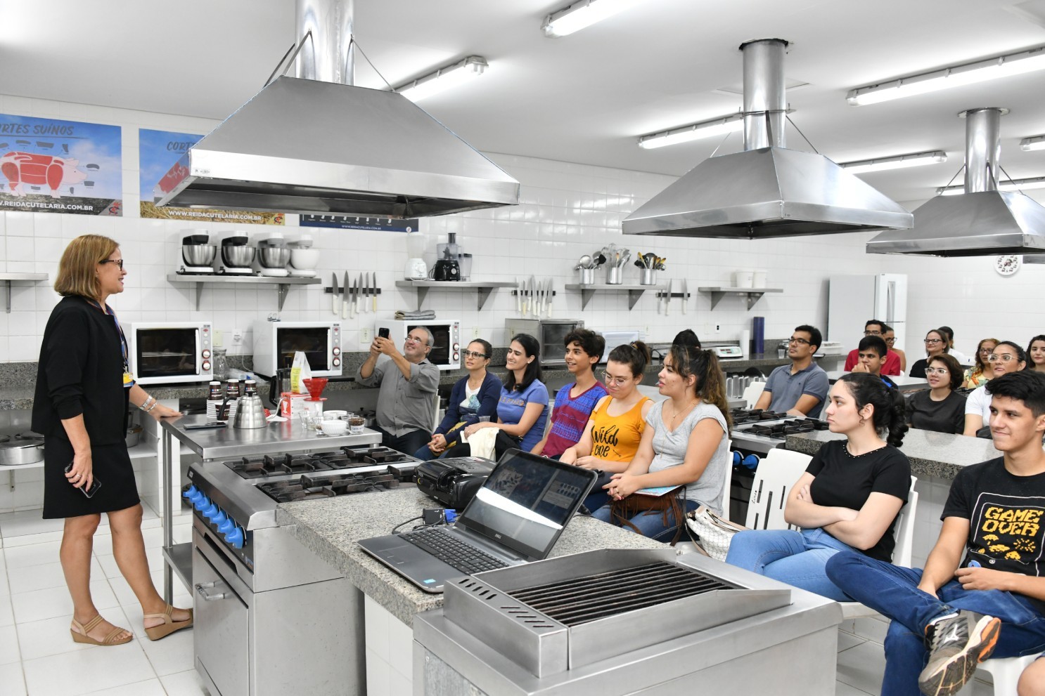 Networking na universidade: como construir conexões que impulsionam sua carreira