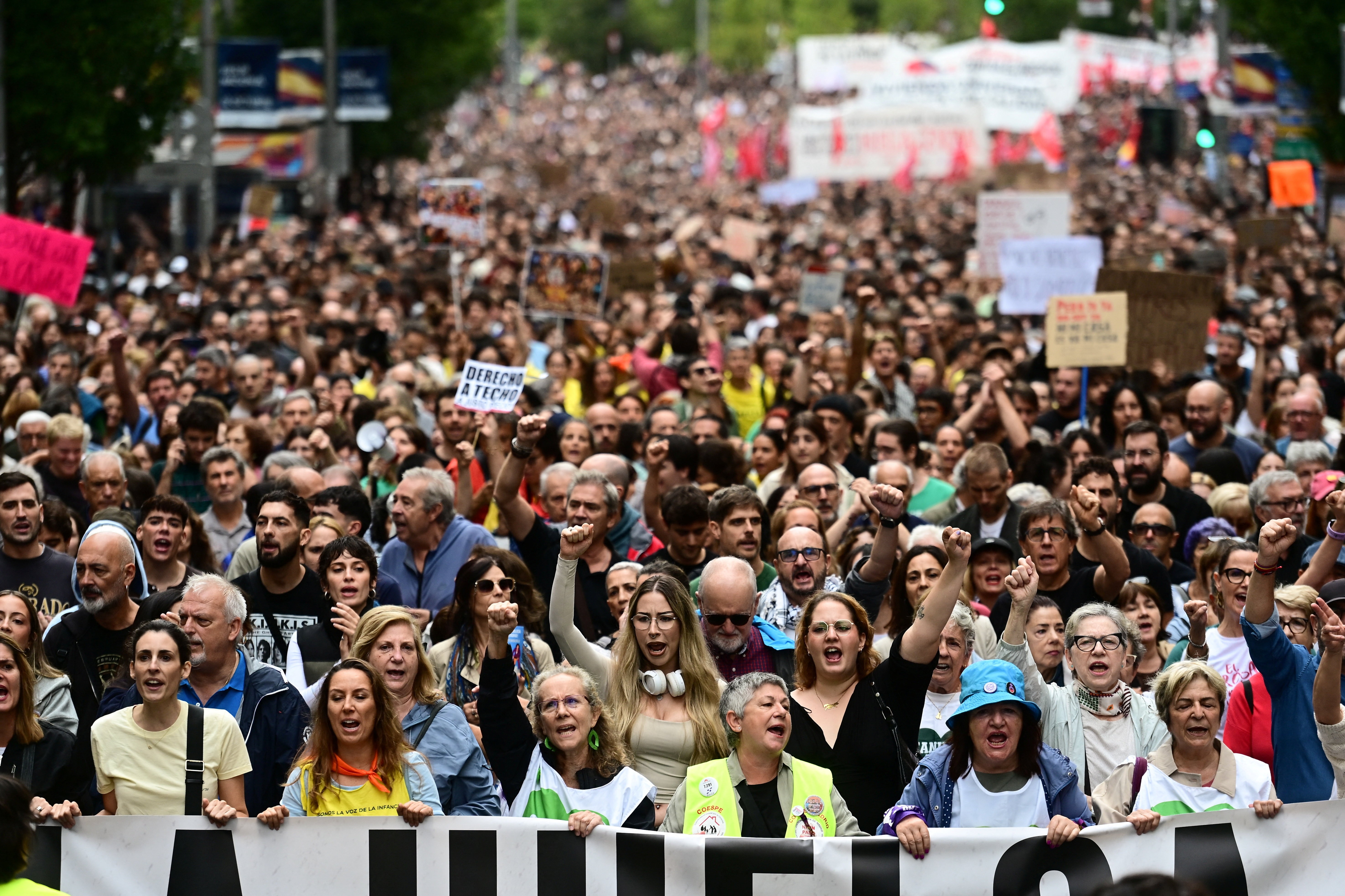 Milhares de pessoas protestam na Espanha contra crise habitacional