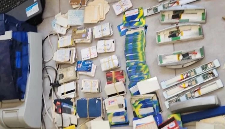 Polícia apreende documentos e cartões que seriam usados em esquema de fraudes em benefícios sociais no MA
