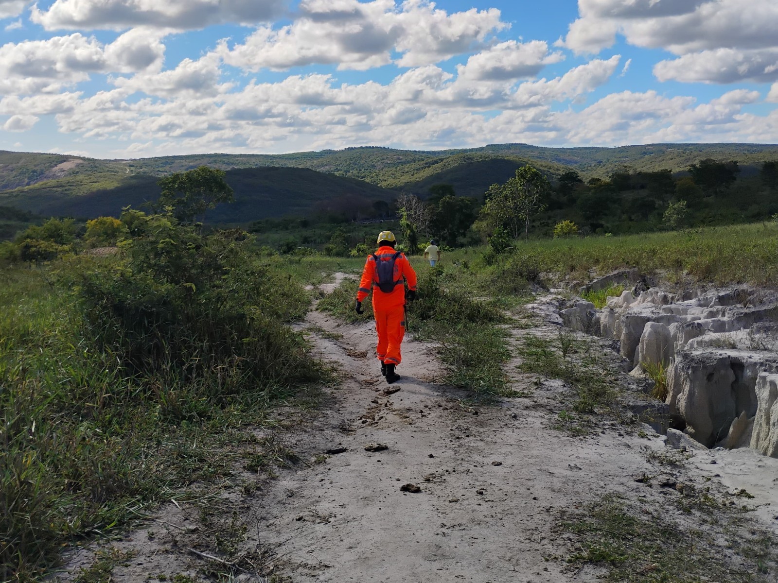 Corpo de Bombeiros procura por idoso de 88 anos desaparecido no distrito de Água Boa