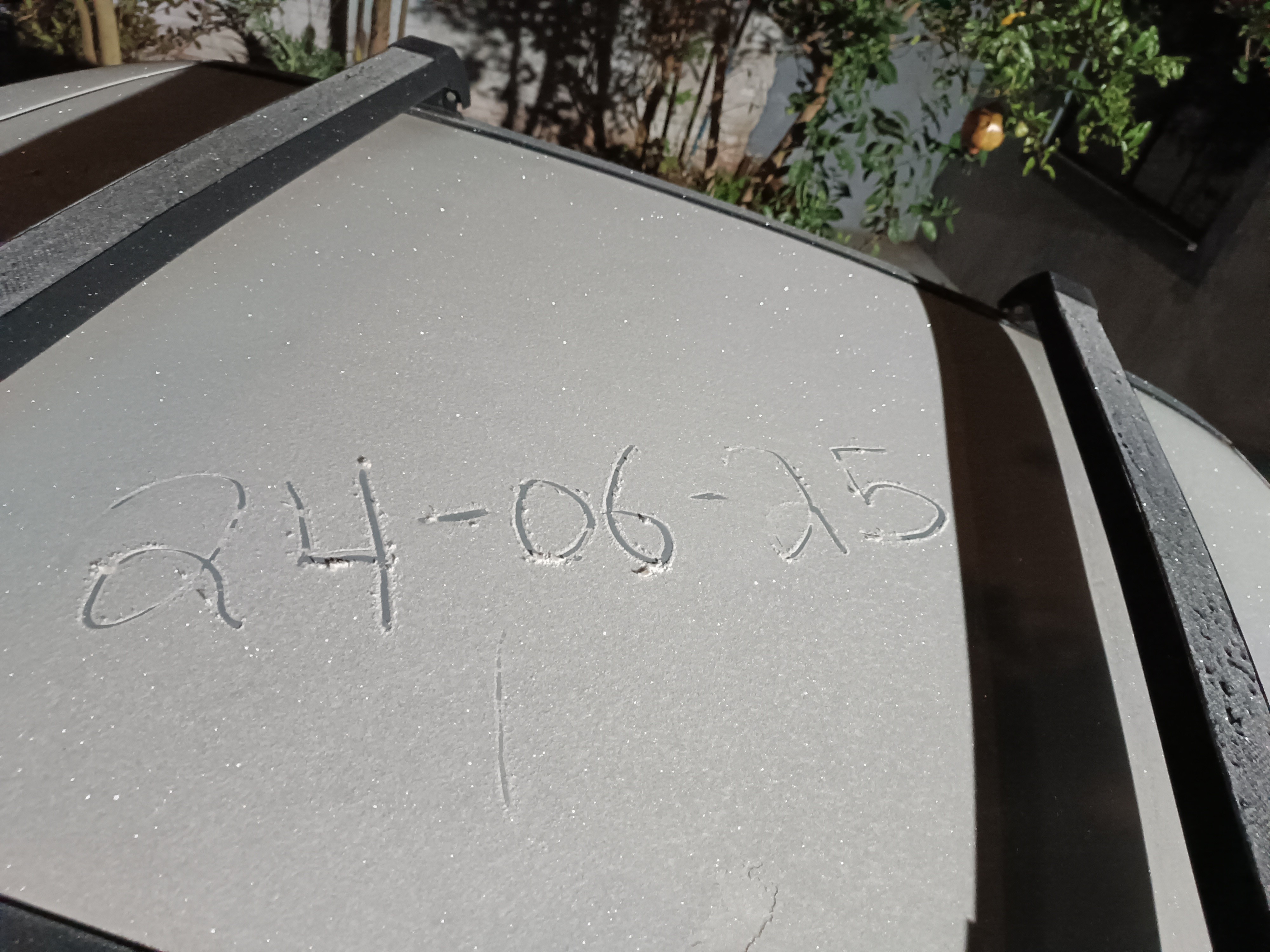 Vídeo: temperaturas ficam abaixo de zero e provocam geada em diversas cidades do Paraná