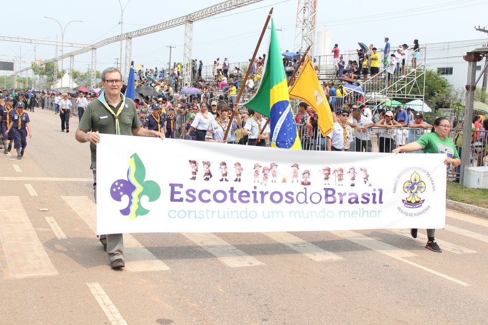 Escoteiros do Brasil desfila em comemoração à independência do Brasil em Porto Velho — Foto: Foto: Mateus Santos/g1