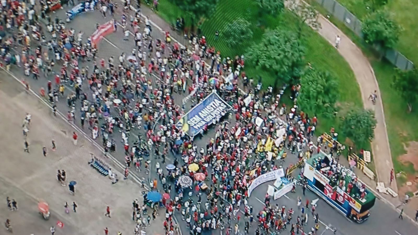 Manifestantes fazem ato em Brasília contra PL da Dosimetria e anistia a condenados pelo 8/1