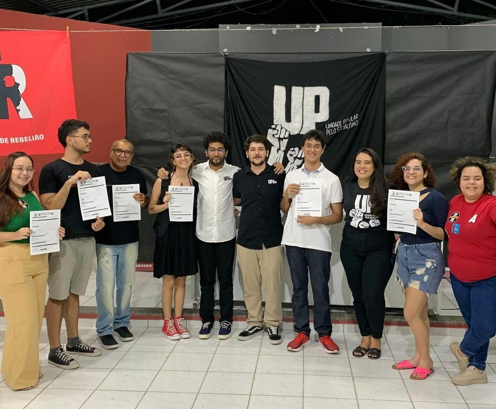 Victor Hugo, de camisa preta e calça bege, é candidato a prefeito de Mossoró pelo UP — Foto: Divulgação