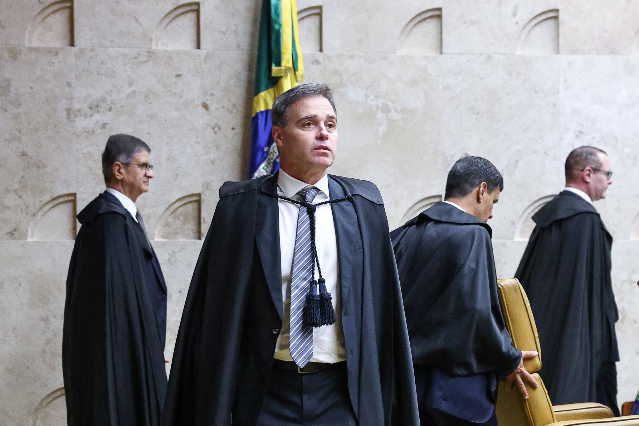 Mendonça homologa delação de empresário responsável por 'gerar' dinheiro vivo para Daniel Vorcaro 