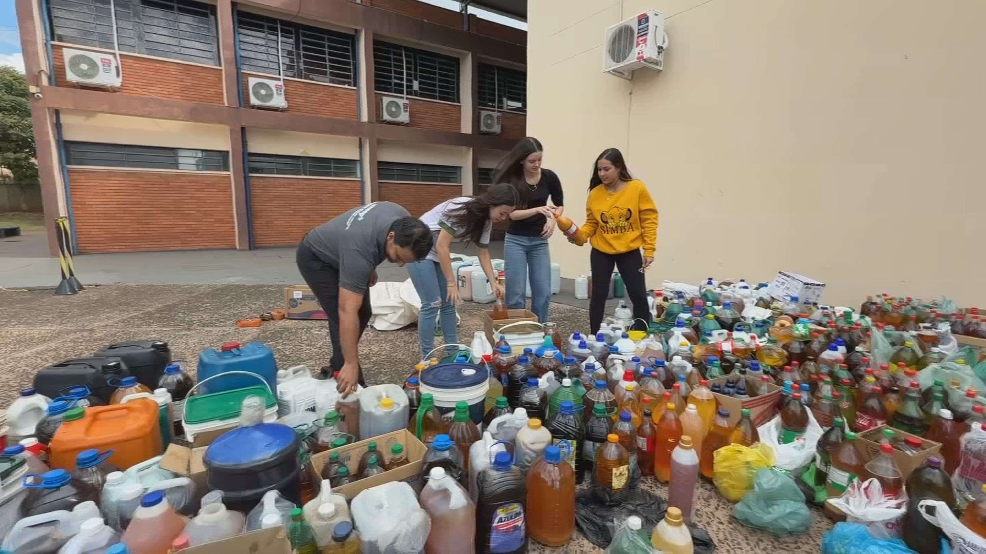 Em três dias, gincana da Etec de Tupã coleta mais de 5 mil litros de óleo usado